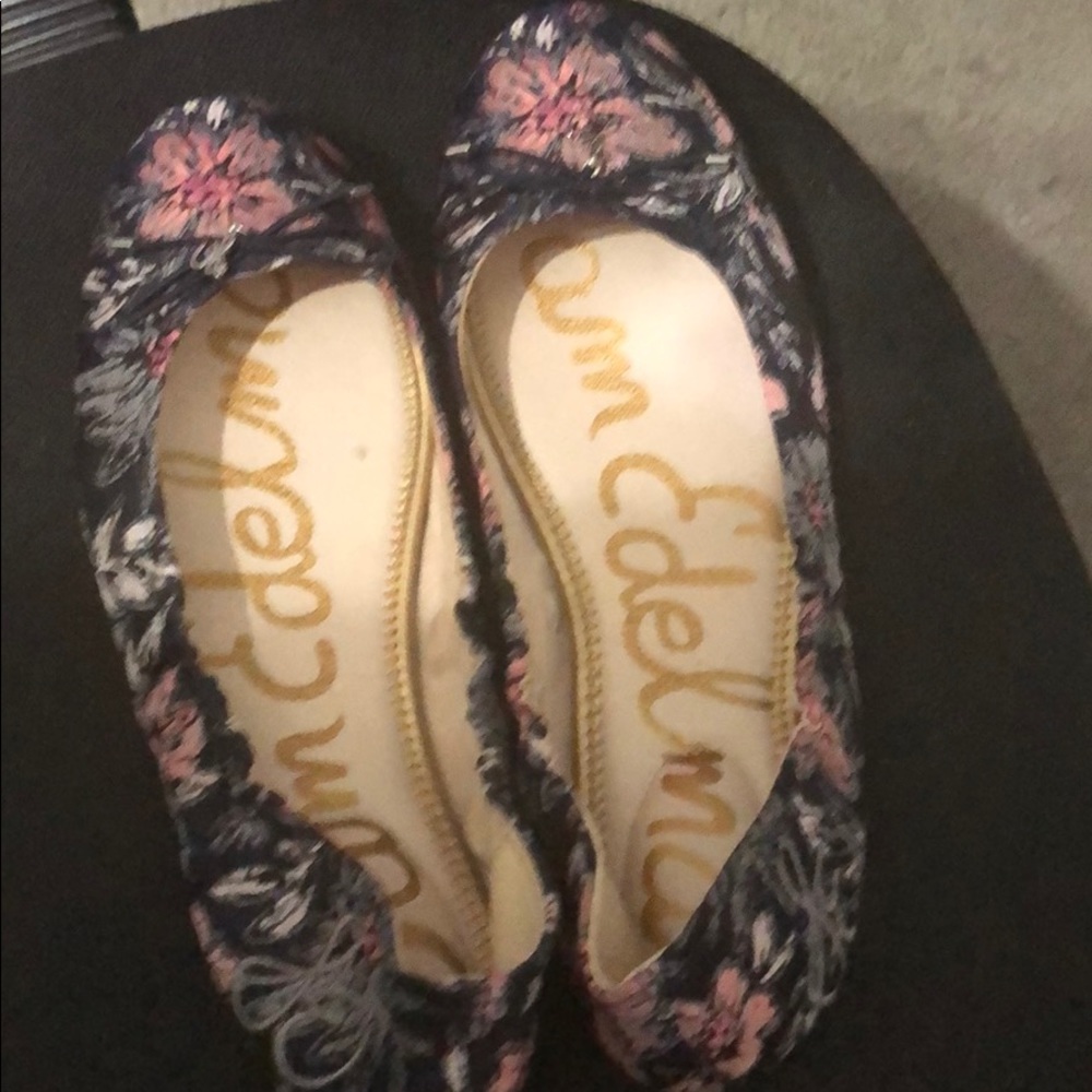Shoes/ Flats